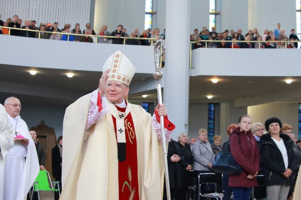 arcybiskup jędraszewski w łagiewnikach